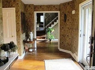 21 Birch Hill Rd, Great Neck, NY 11020