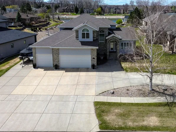 1700 Riverwood Dr, Bismarck, ND 58504