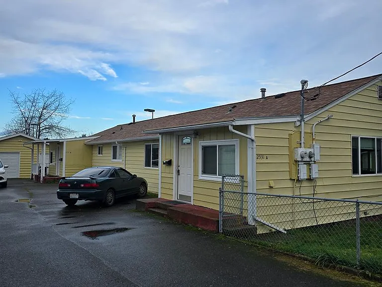 2531 Stephenson Ave #A — Photo 3