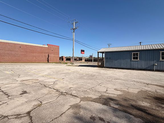 2nd image of 202 32 Street