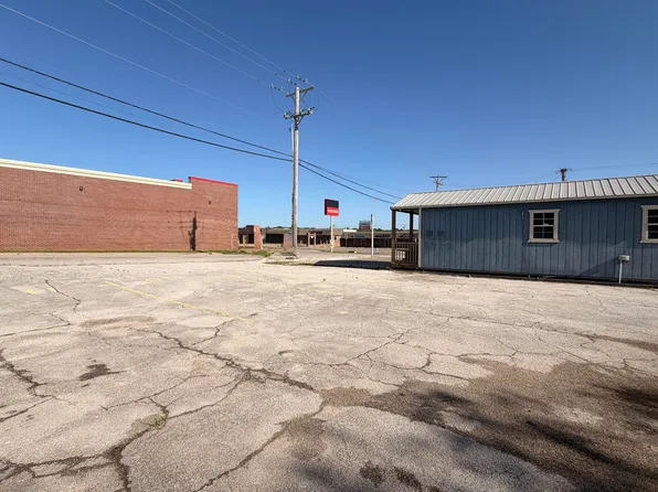 202 32 Street, Stockton, MO 65785