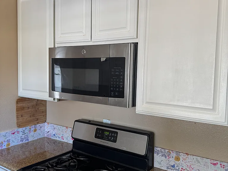 422 W Gaillard St — Photo 8