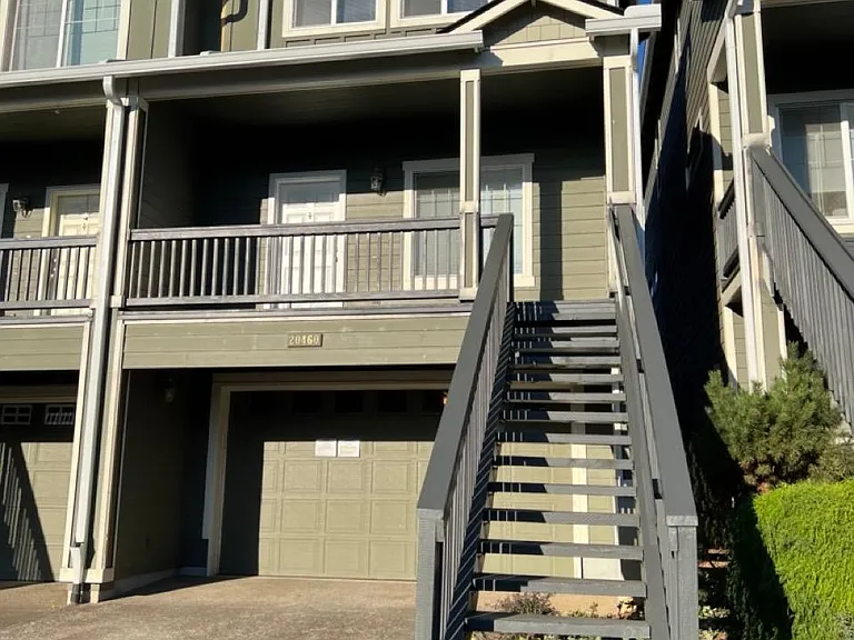 20460 Noble Ln — Photo 1