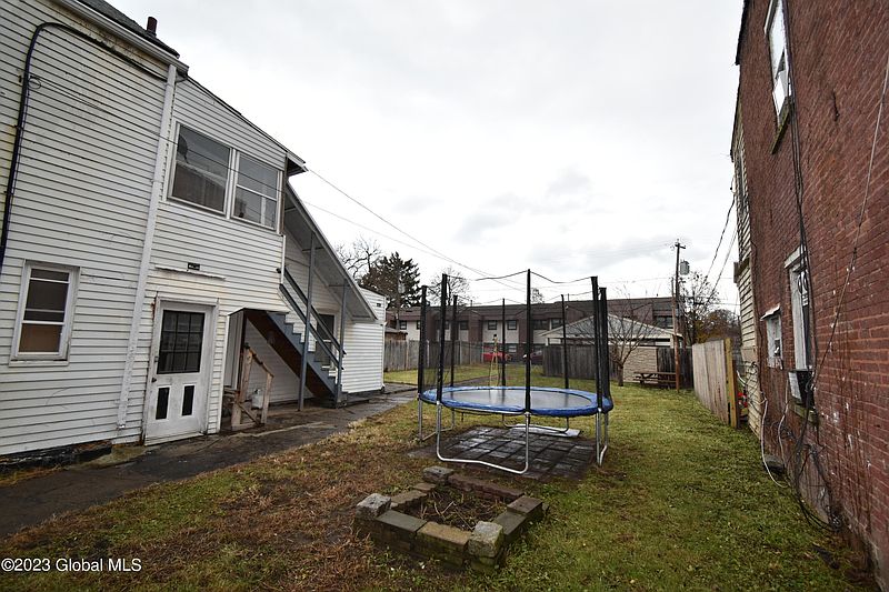 5th image of 2418 3rd Avenue