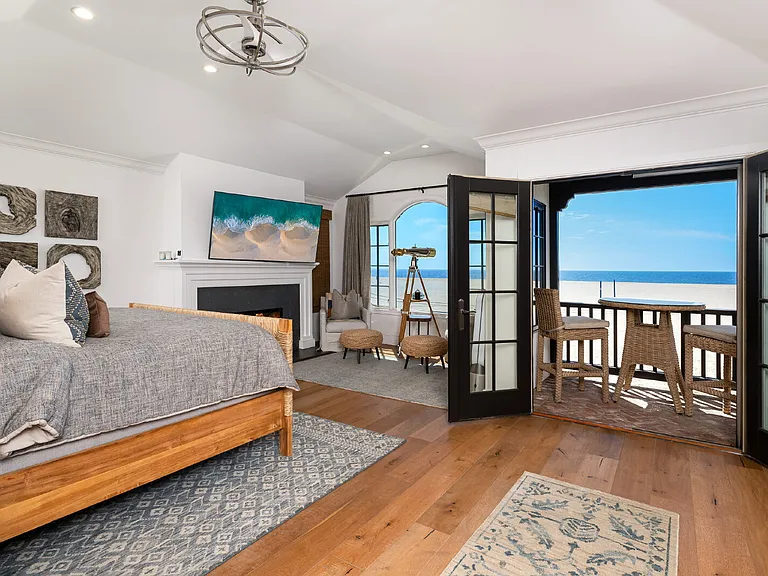 1228 W Oceanfront — Photo 13