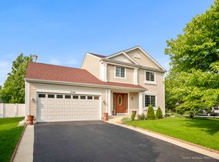 1326 Eastwood Dr, Aurora, IL 60506