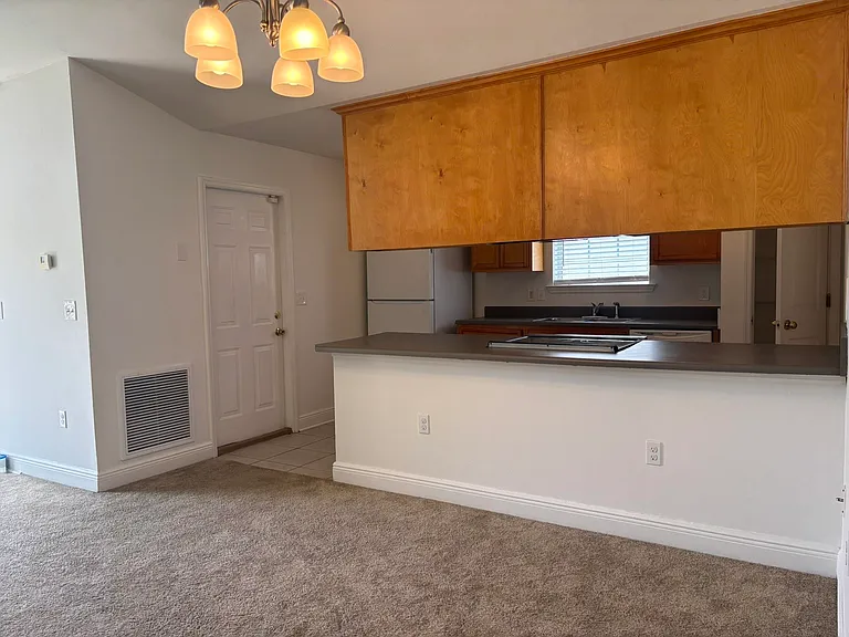 3326 Golden Rain Dr — Photo 10