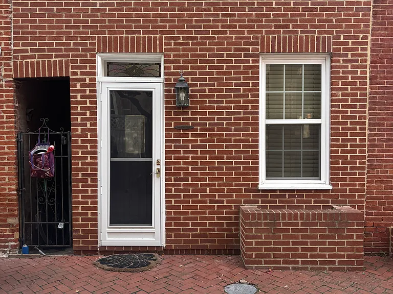 1249 Knox Ct — Photo 1