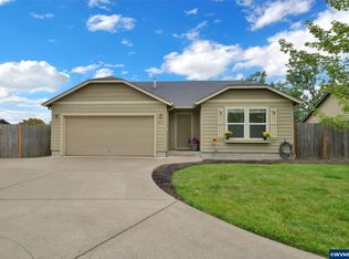 614 Erica Pl, Harrisburg, OR 97446