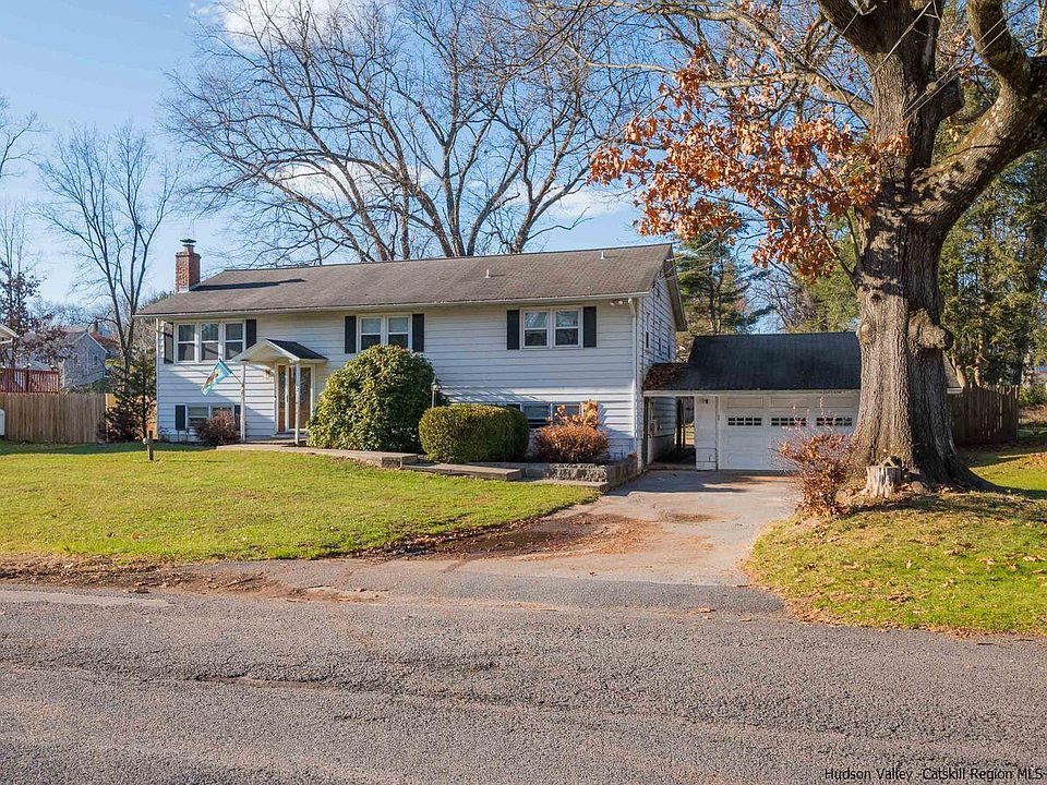 1st image of 142 Fairway Drive