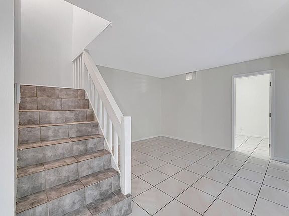 2nd image of 4205 Turnberry Cir APT 601