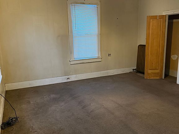 2nd image of 173 Hawley St #2