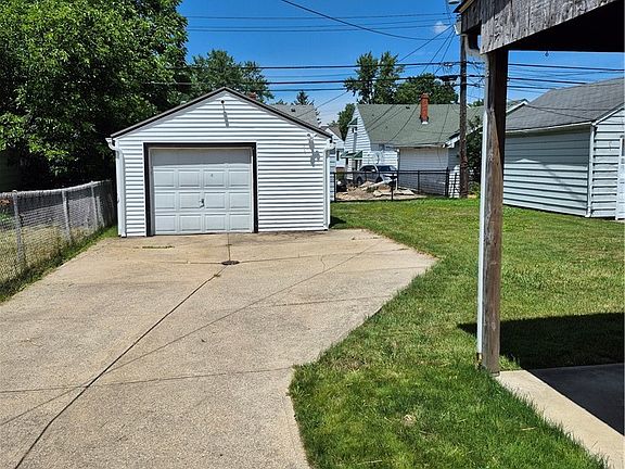 5th image of 14211 Tabor Ave