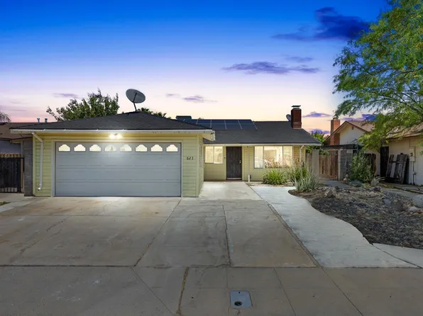 623 W Antonio Dr, Clovis, CA 93612