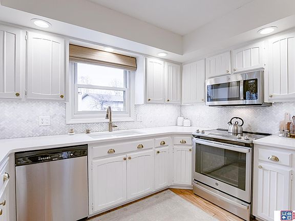 2nd image of 7300 Whitestone Dr