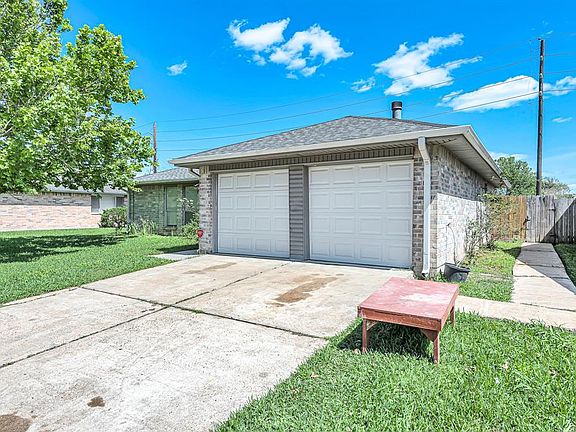 3rd image of 214 Jubal Dr