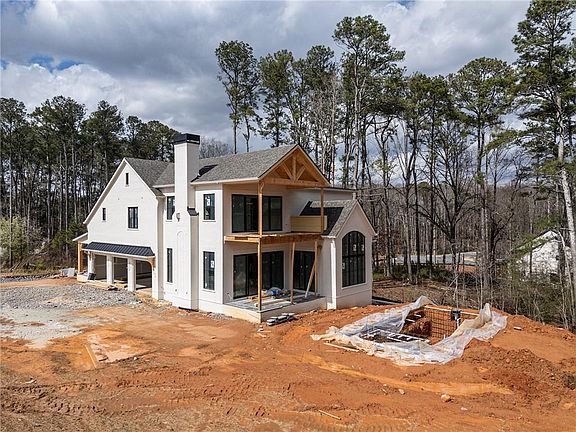 3rd image of 245 Heatherton Way