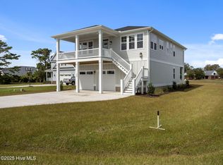 100 Wave Ct, Newport, NC 28570