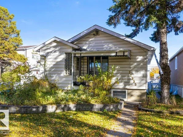 12335 89th St NW, Edmonton, AB T5B 3W8
