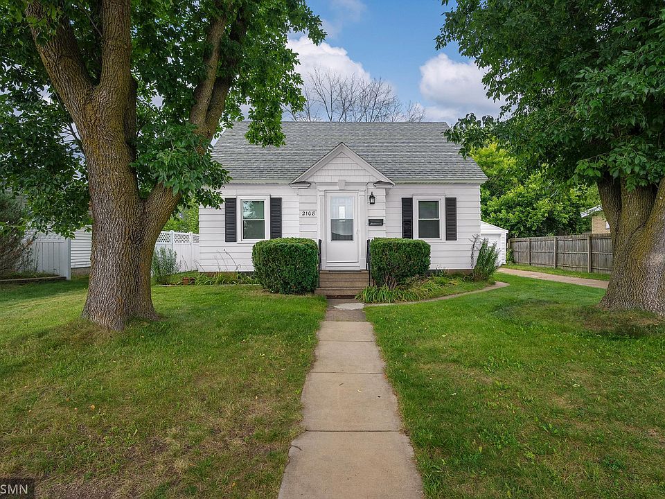 1st image of 2108 Brackett Ave