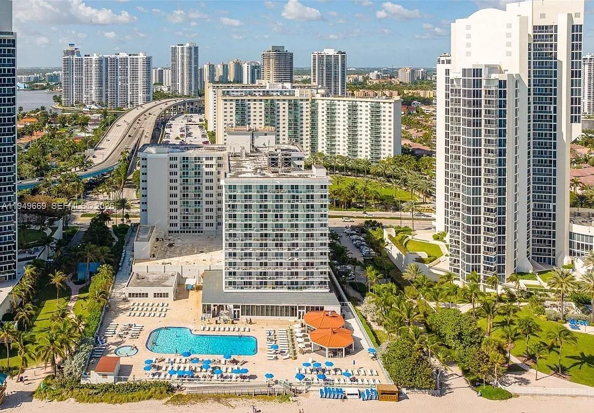 The Aventura Beach Club C — Photo 1