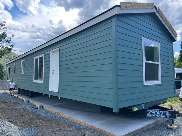 2097 Rogue River Hwy Unit 6, Gold Hill, OR 97525