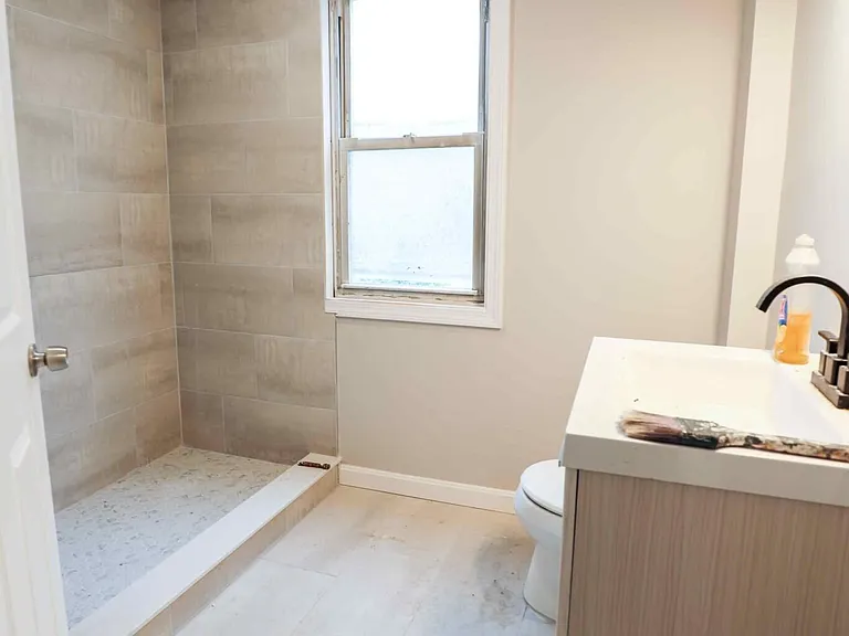 66 Quint Ave #1 — Photo 2