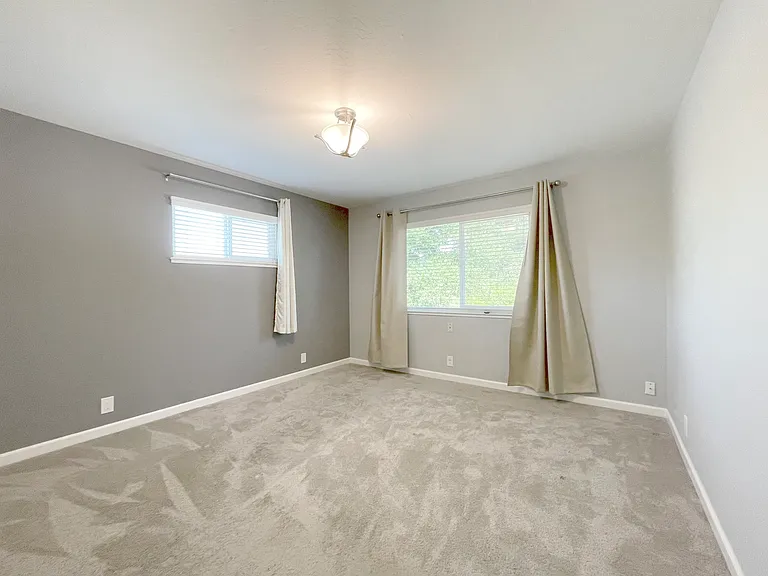 933 Sunlite Dr — Photo 13