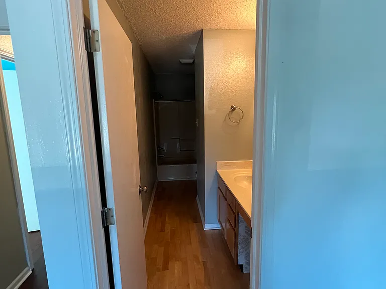 5950 Redcliff North Ln #5950 — Photo 33