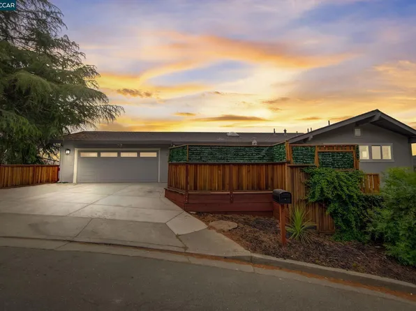 2 Harper Ct, Lafayette, CA 94549