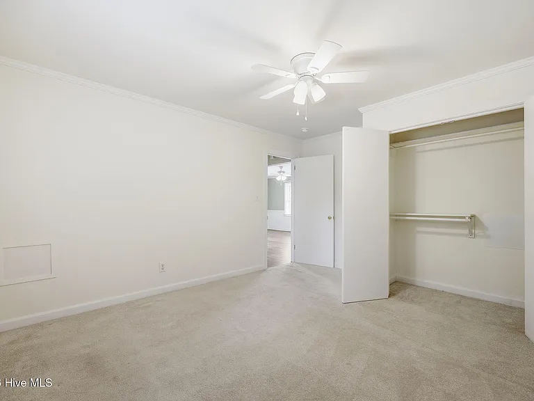 574 Simpson St — Photo 18