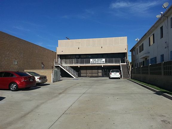 3rd image of 335 W Arbor Vitae St Ste 4