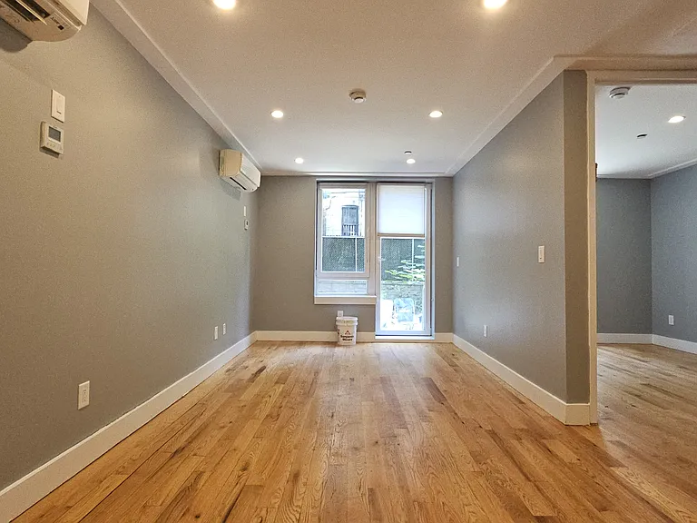 62 E 21st St #4L — Photo 4