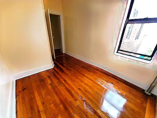 2nd image of 550 Parkside Ave #5