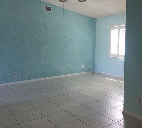 4th image of 555 24th Ct