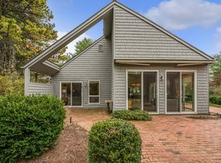 17 Huckleberry Ln, East Hampton, NY 11937