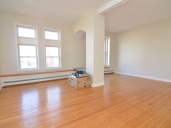 2nd image of 294 Laurel Ave #200