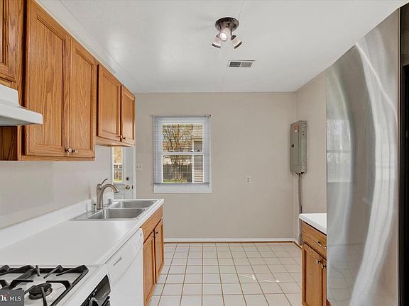 4th image of 7 S Reed St