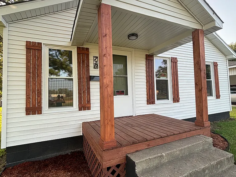 718 S Pine St — Photo 3
