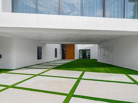 4th image of 19 Gatehouse Road