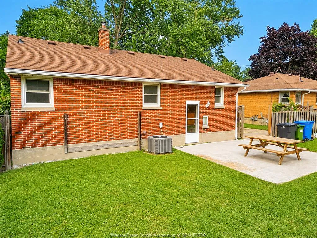 3 bed, $2,600 — Photo 4