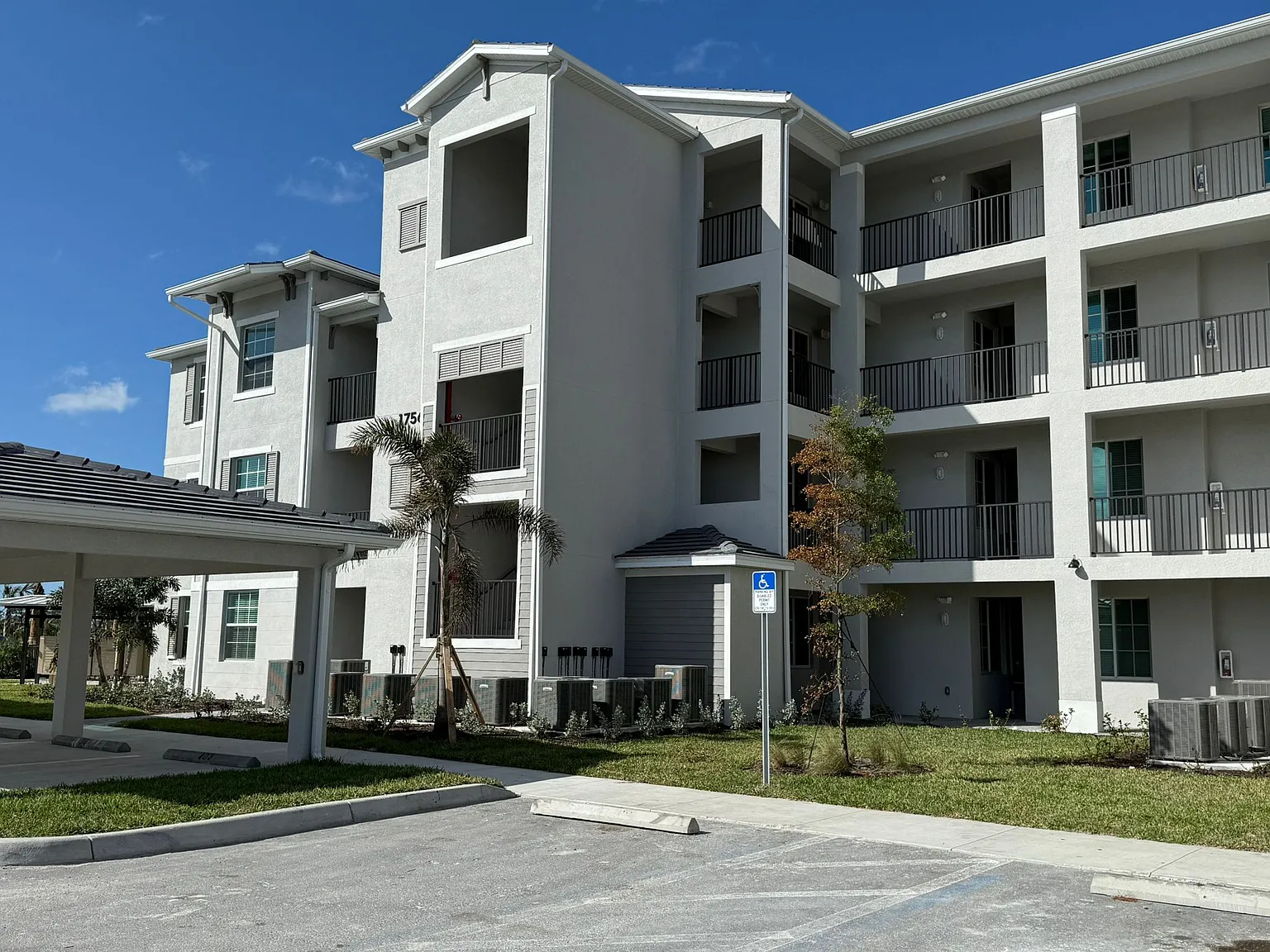 3 bed, 1417 sqft, $2,175 — Photo 2