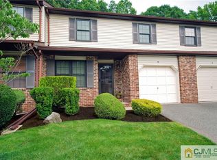 8 Woodfern St, Edison, NJ 08820
