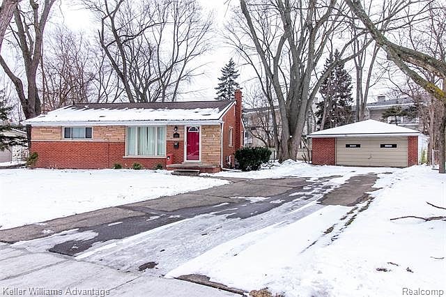 1st image of 33165 Cloverdale Ave