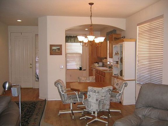 dining/entry/kitchen