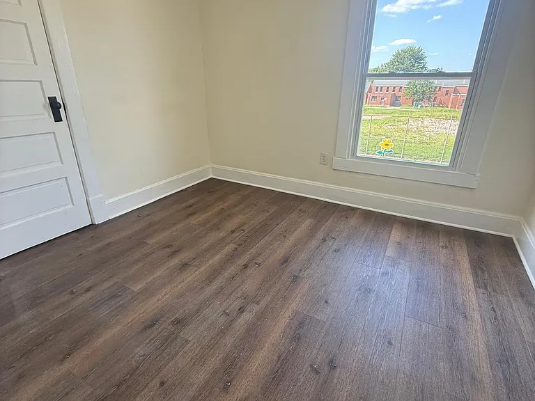 275 Parkview Ave #275 — Photo 11