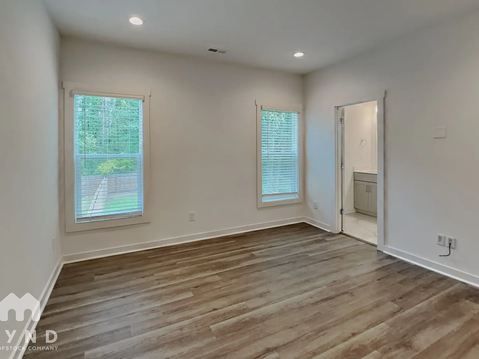 3 bed, 2.5 bath, 2054 sqft, $2,145 — Photo 4