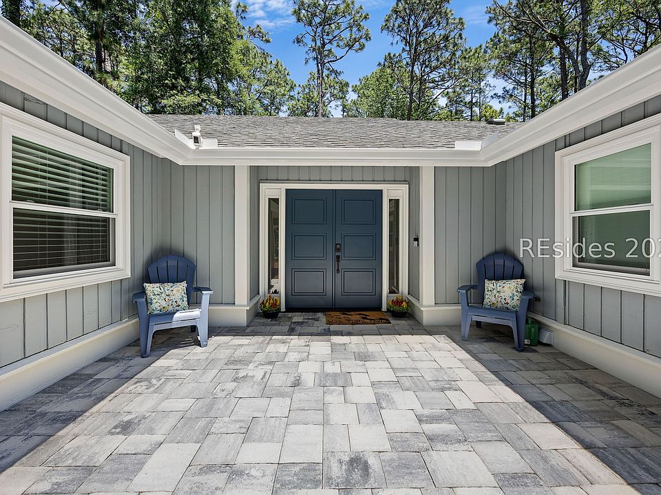 1st image of 12 Headlands Dr