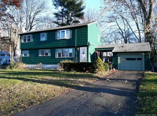 1 Laura Ln, North Haven, CT 06473