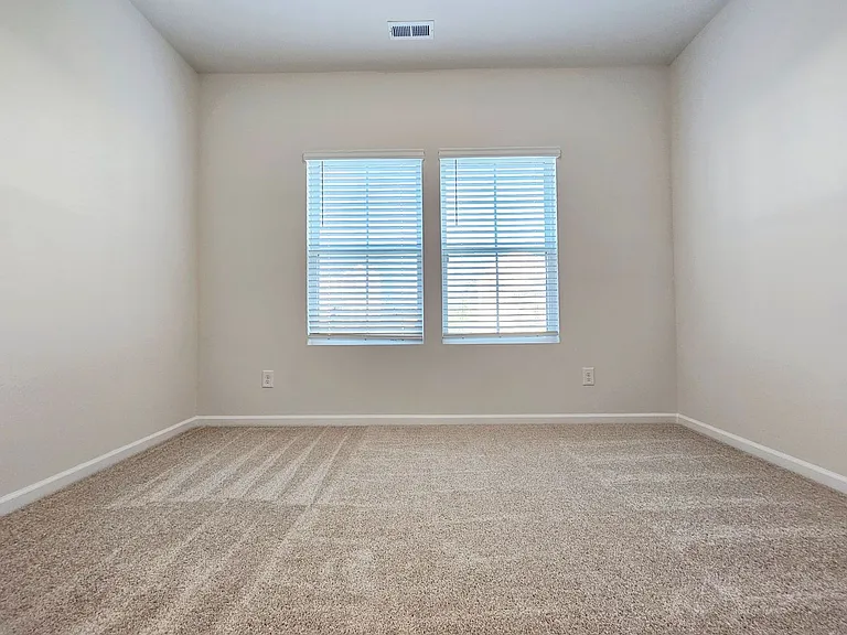 349 Wicklow Ln — Photo 17